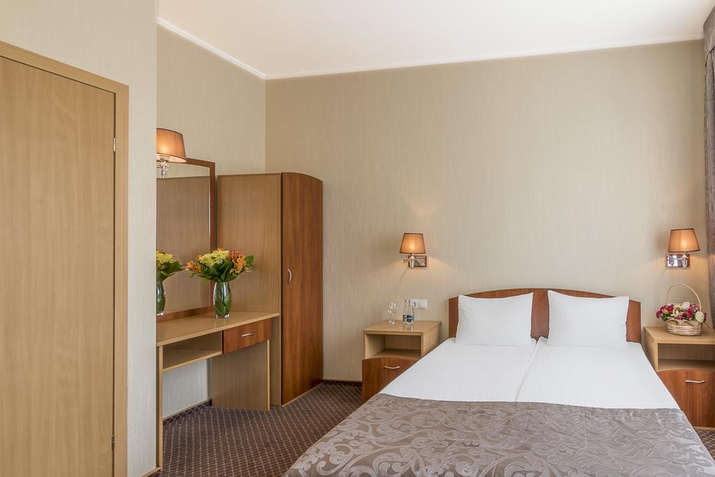 Mariot Medical Center Hotel Truskavets Exteriör bild