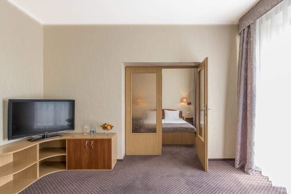 Mariot Medical Center Hotel Truskavets Exteriör bild