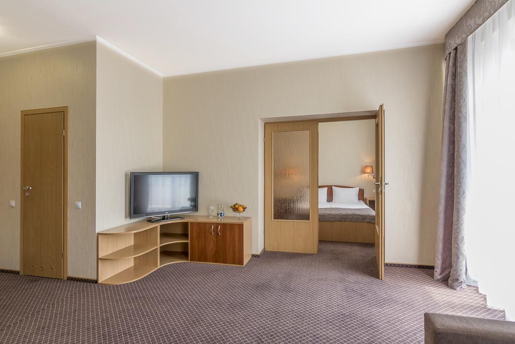 Mariot Medical Center Hotel Truskavets Exteriör bild