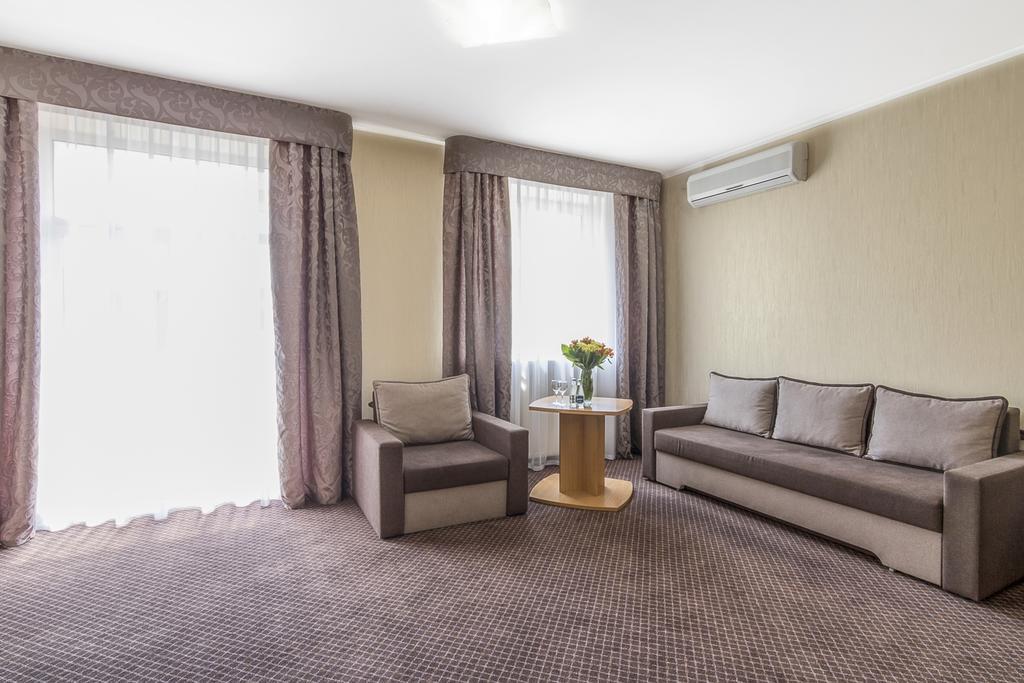 Mariot Medical Center Hotel Truskavets Exteriör bild