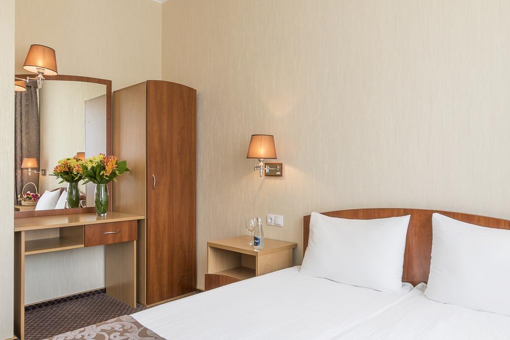 Mariot Medical Center Hotel Truskavets Exteriör bild