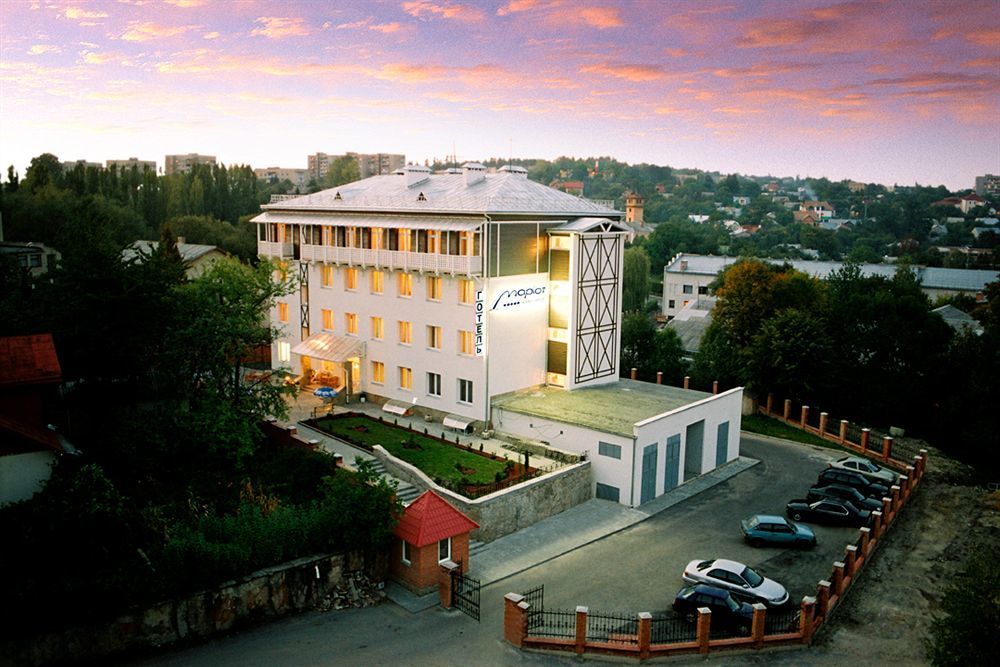 Mariot Medical Center Hotel Truskavets Exteriör bild