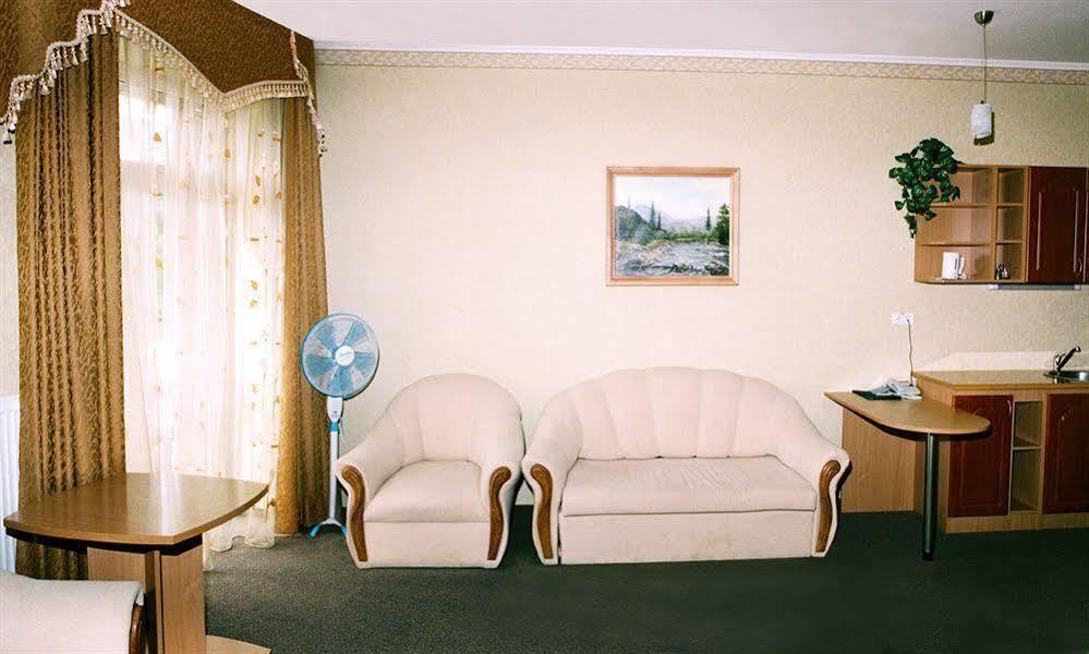 Mariot Medical Center Hotel Truskavets Exteriör bild